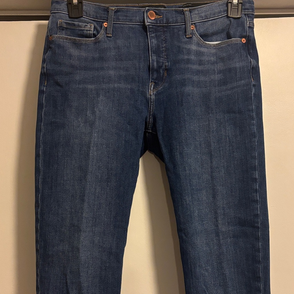 Banana Republic Mid- Rise Skinny Denim Jeans for Women in like new condition.